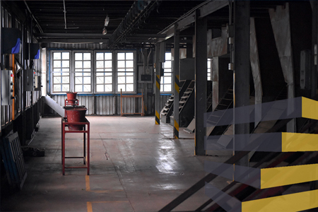 Empty area for warehouse floor line painting. Image by Mikolaj Felinski on Unsplash